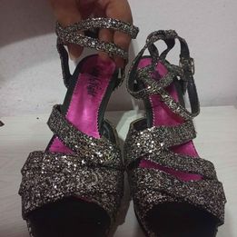 Sandalias de fiesta con brillo talle 40