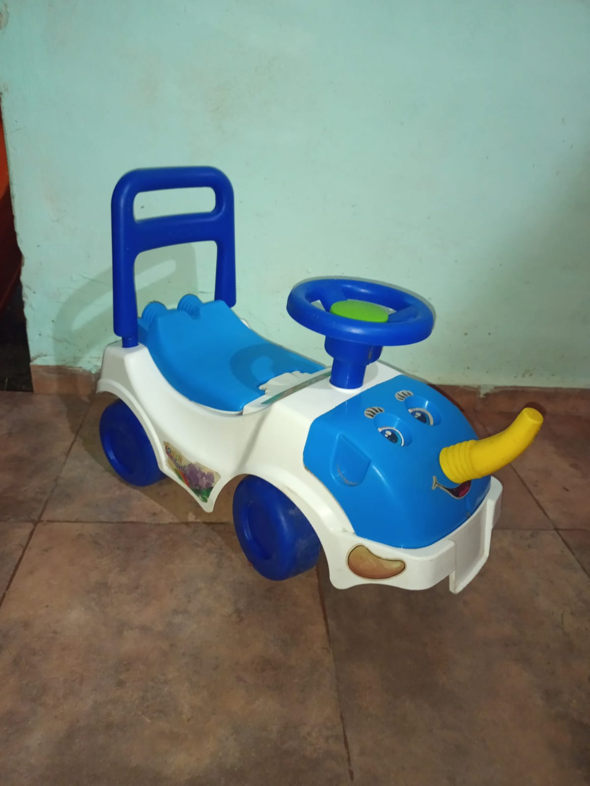 Andador de elefante con baulera 