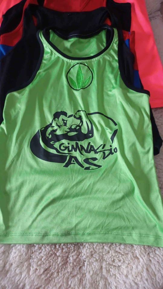 Musculosas  deportivas talle S - M chico 