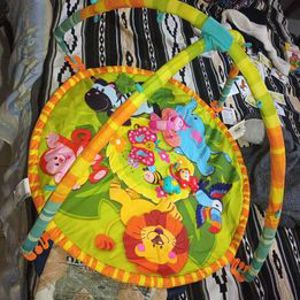 Gimnasio para bebe  - alfombra